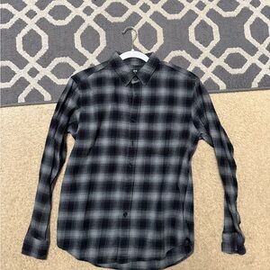 Uniqlo Black and Gray Plaid Casual Button Down Shirt
